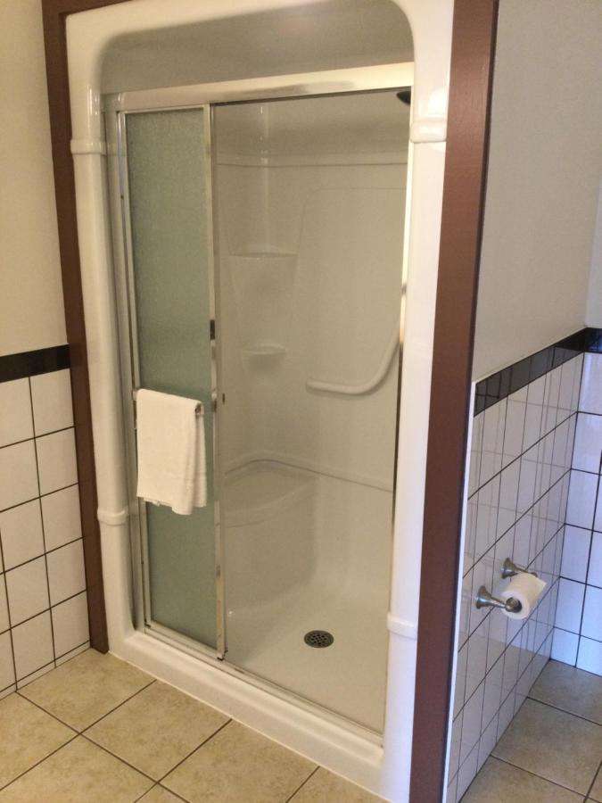 Water Suites Шарлъттаун Екстериор снимка