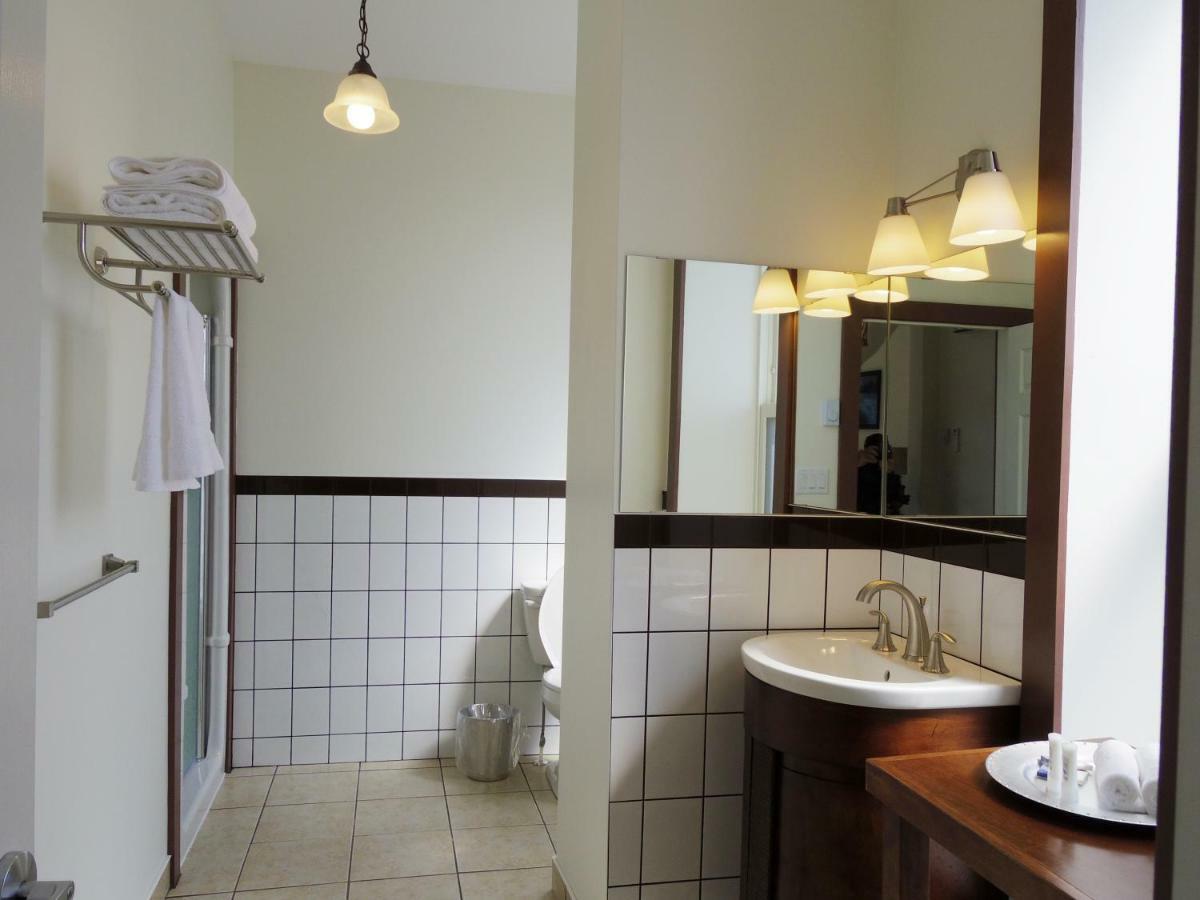 Water Suites Шарлъттаун Екстериор снимка